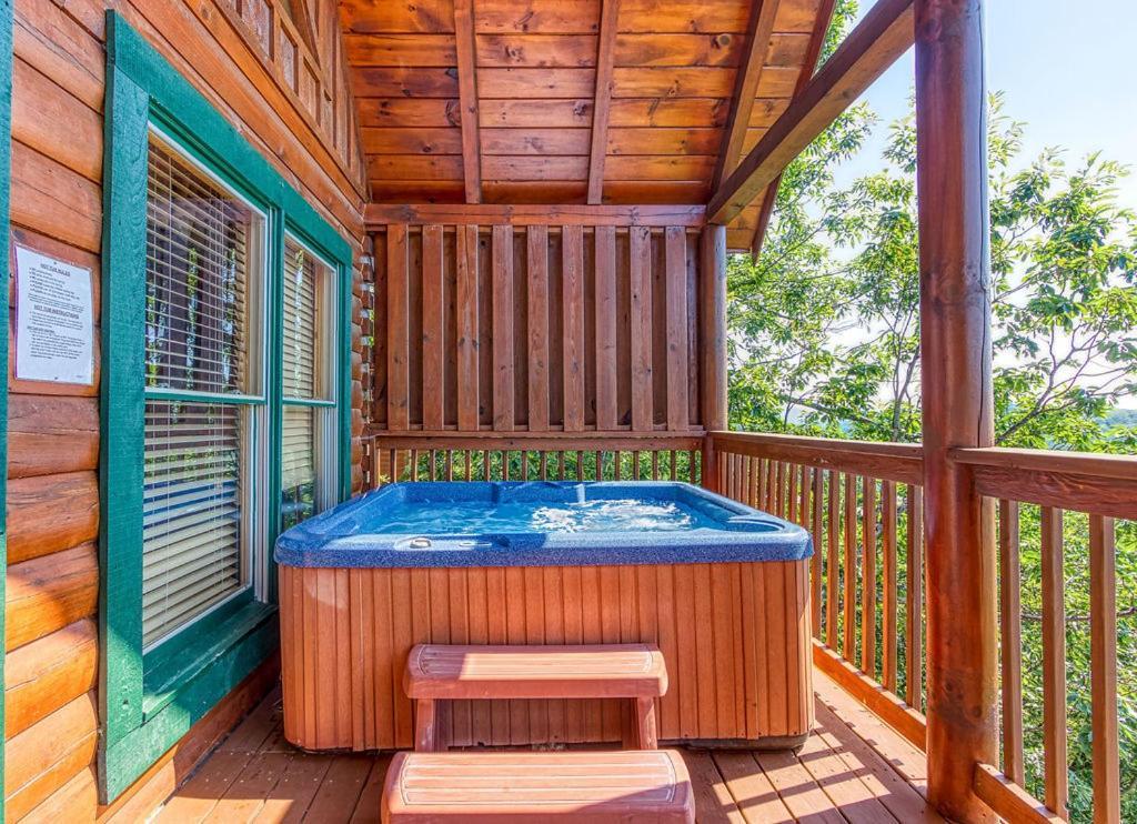 A Higher Calling, 1089 Of Free Area Attraction Tickets For Each Paid Day, Dollywood And More! Pigeon Forge Eksteriør billede
